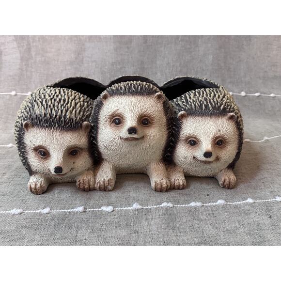 Adorable Group Of Headgehogs RARE FIND Resin Planter 10” MADE IN CAMBODIA - Picture 1 of 9